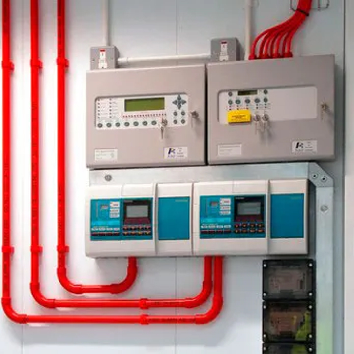 VESDA Xtralis significa Very Early Smoke Detection Apparatus, em português, Dispositivo de Detecção Muito Antecipada de Fumaça. Fabricados com essa tecnologia, os detectores VESDA Xtralis são considerados pela indústria de proteção contra incêndio como os mais avançados detectores de fumaça por aspiração. Aspirando continuamente amostras de ar do ambiente protegido, através de uma rede de tubulações de PVC, os detectores VESDA Xtralis filtram essas amostras, removendo partículas sólidas e a poeira e, através de uma análise por um feixe de laser, detectam a existência de partículas de fumaça no ar aspirado. 